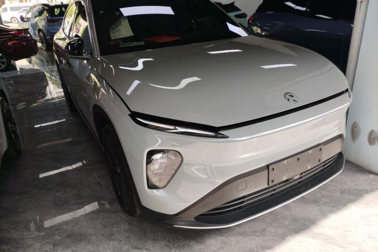 Used Nio EC7 2024 75 kWh Front Right 45 Deg