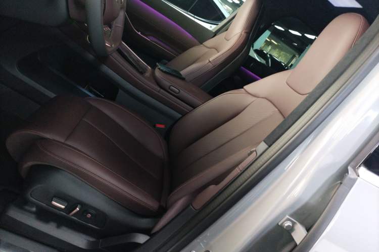 Used Nio EC7 2024 75 kWh Left Front Seat