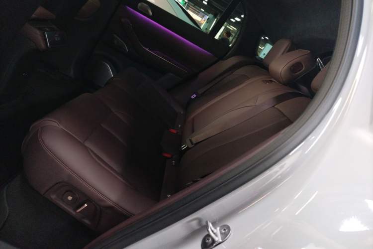 Used Nio EC7 2024 75 kWh Left Rear Seat