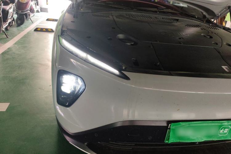 Used Nio EC7 2024 75 kWh Right Front Headlight