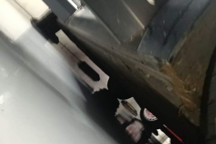 Used Nio EC7 2024 75 kWh Right Side Sill