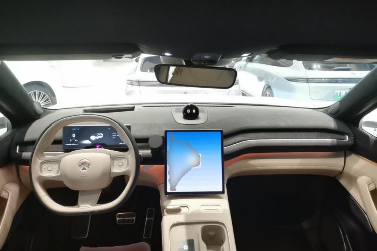 Used Nio EC7 2024 75 kWh Center Console