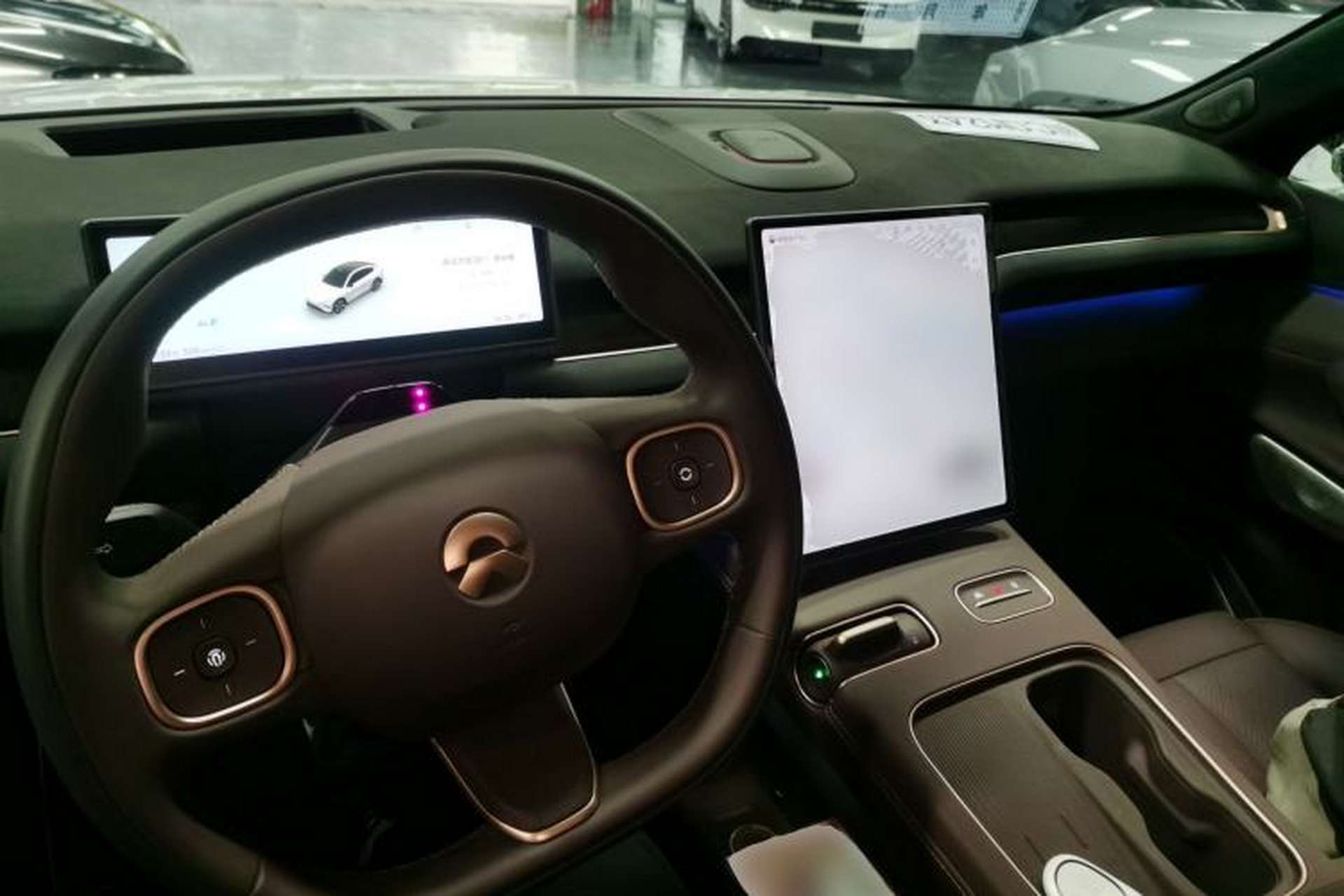 Used Nio EC7 2024 75 kWh Center Console