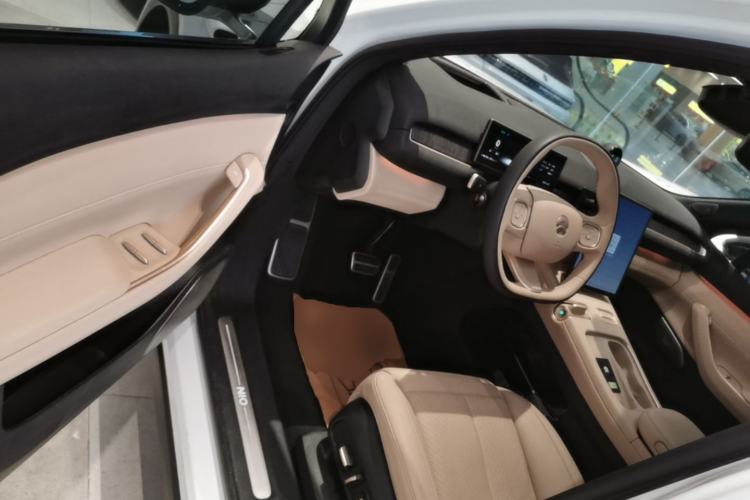 Used Nio EC7 2024 75 kWh Driver Seat