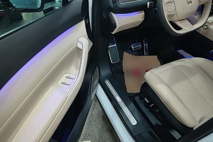 Used Nio EC7 2024 75 kWh Driver Seat