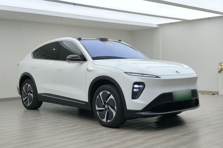 Used Nio EC7 2024 75 kWh Front Right 45 Deg