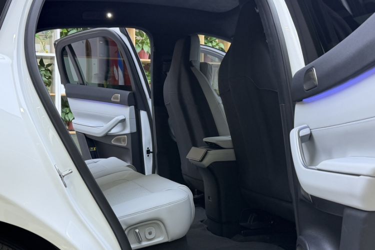 Used Nio EC7 2024 75 kWh Interior 10