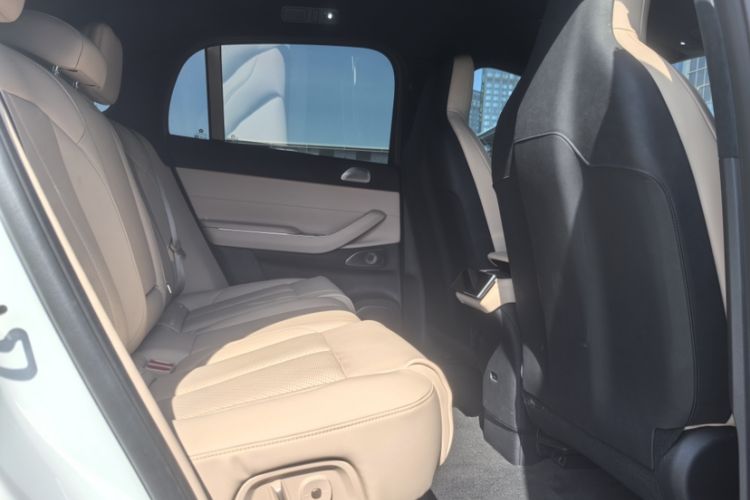 Used Nio EC7 2024 75 kWh Interior 4