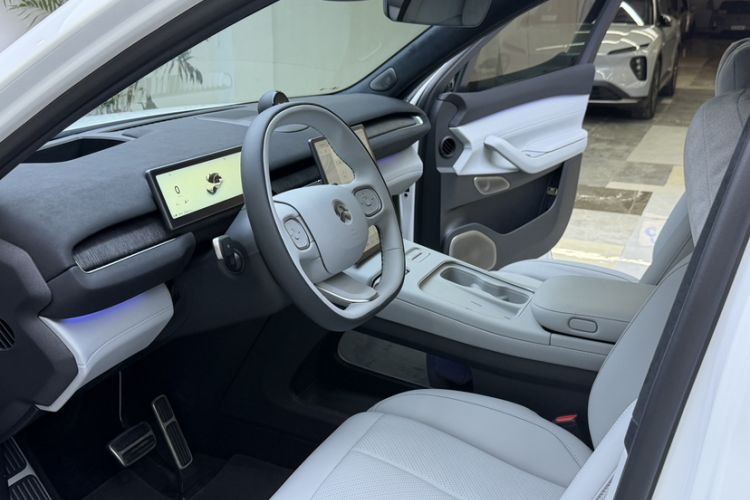 Used Nio EC7 2024 75 kWh Interior 7