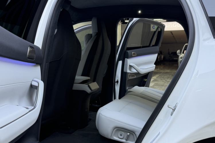 Used Nio EC7 2024 75 kWh Interior 8