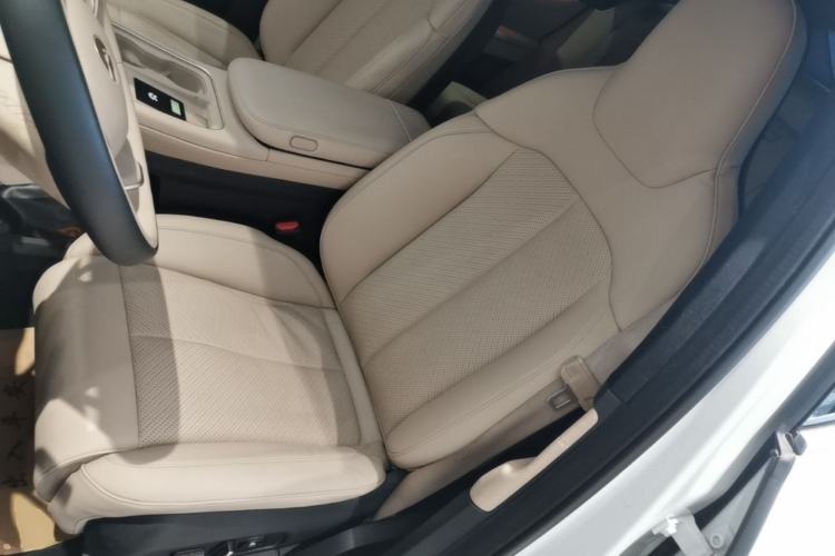 Used Nio EC7 2024 75 kWh Left Front Seat