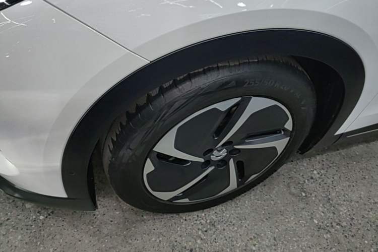 Used Nio EC7 2024 75 kWh Left Front Wheel Hub
