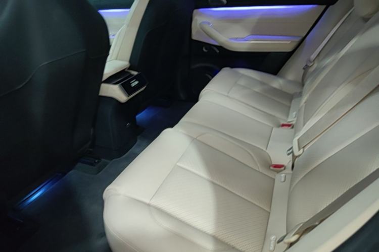 Used Nio EC7 2024 75 kWh Left Rear Seat