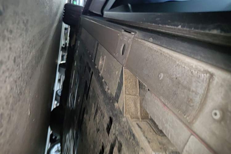Used Nio EC7 2024 75 kWh Left Side Sill