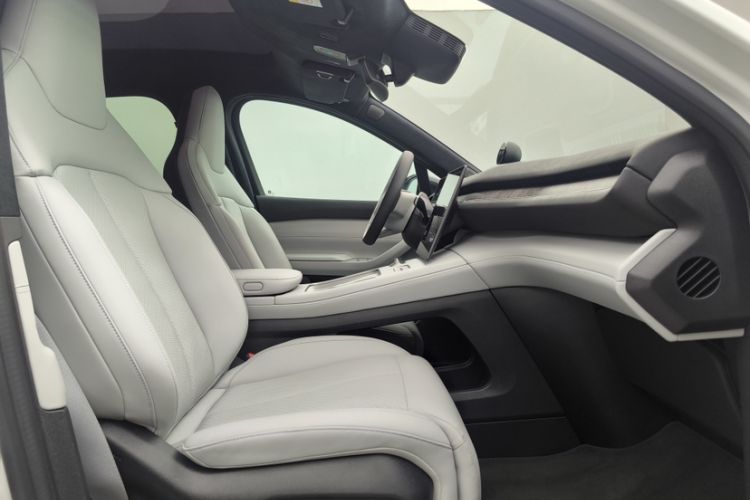 Used Nio EC7 2024 75 kWh Right Front Seat