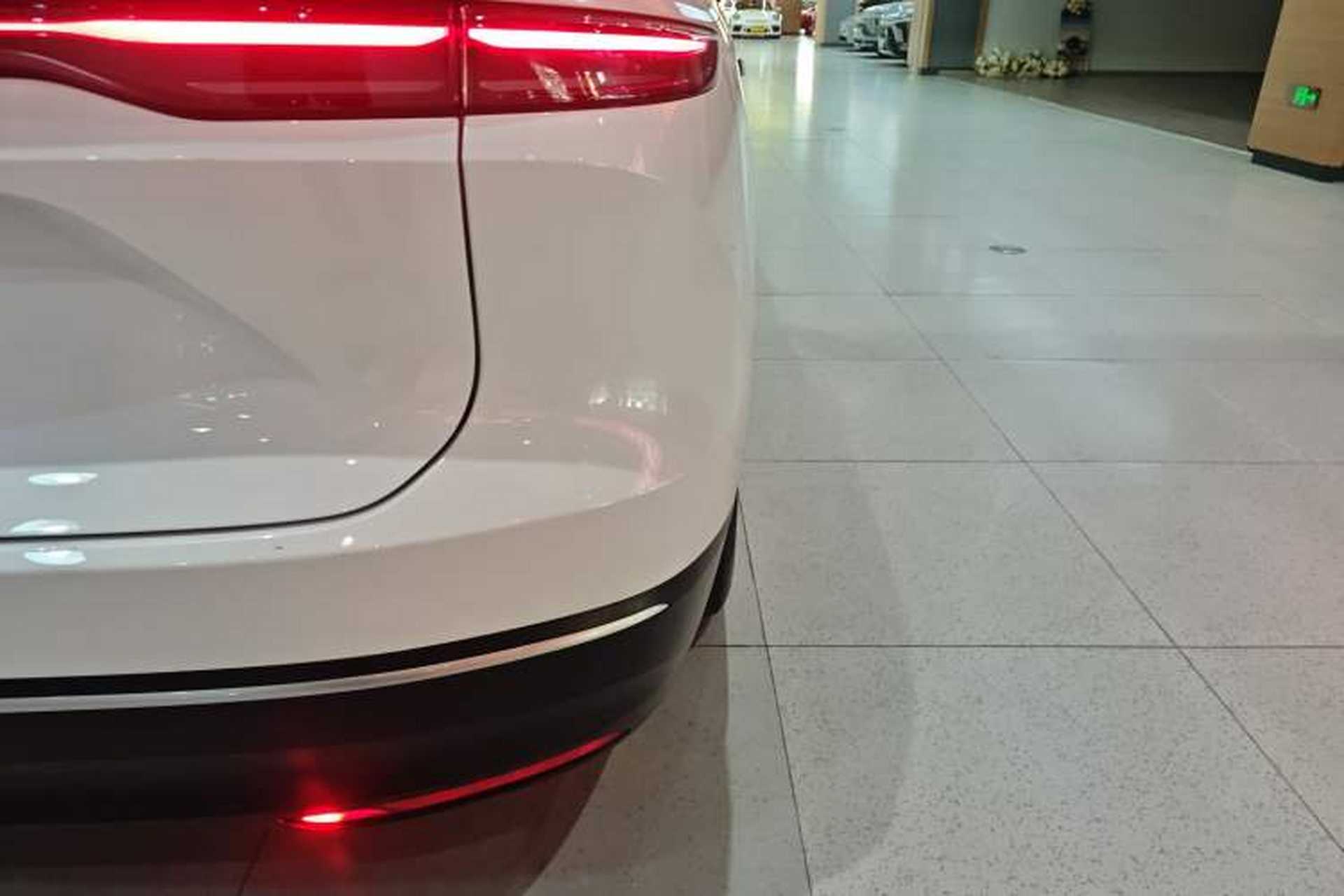 Used Nio EC7 2024 75 kWh Right Rear Taillight