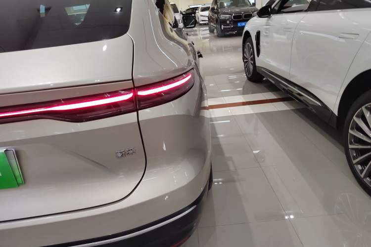 Used Nio EC7 2024 75 kWh Exterior 6