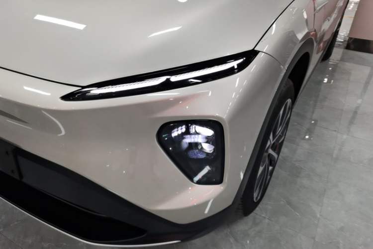 Used Nio EC7 2024 75 kWh Left Front Headlight