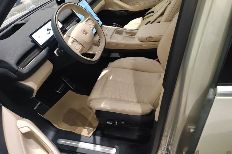 Used Nio EC7 2024 75 kWh Left Front Seat