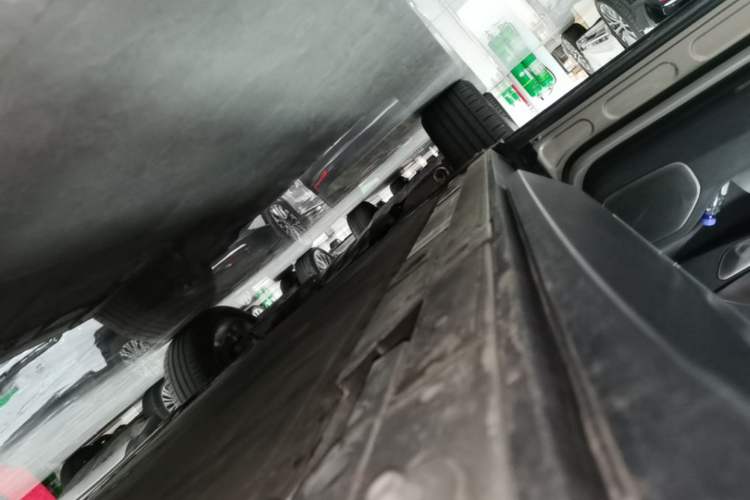 Used Nio EC7 2024 75 kWh Left Side Sill