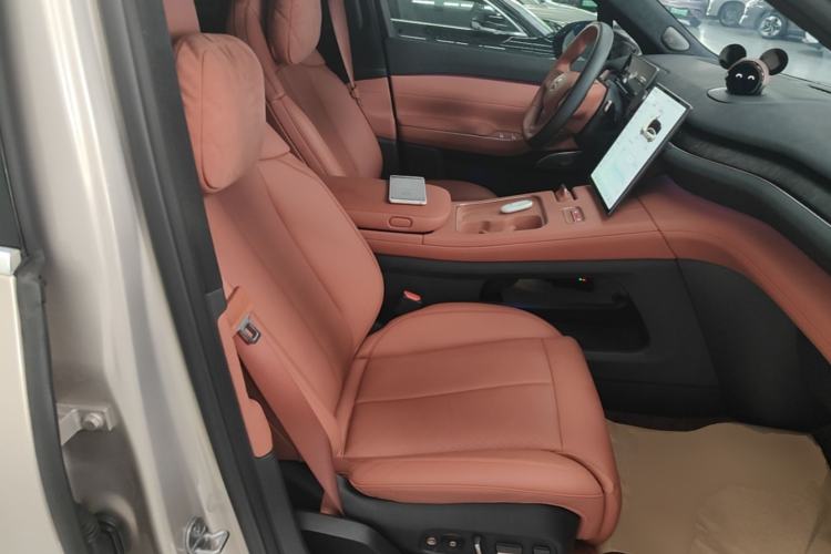 Used Nio EC7 2024 75 kWh Right Front Seat