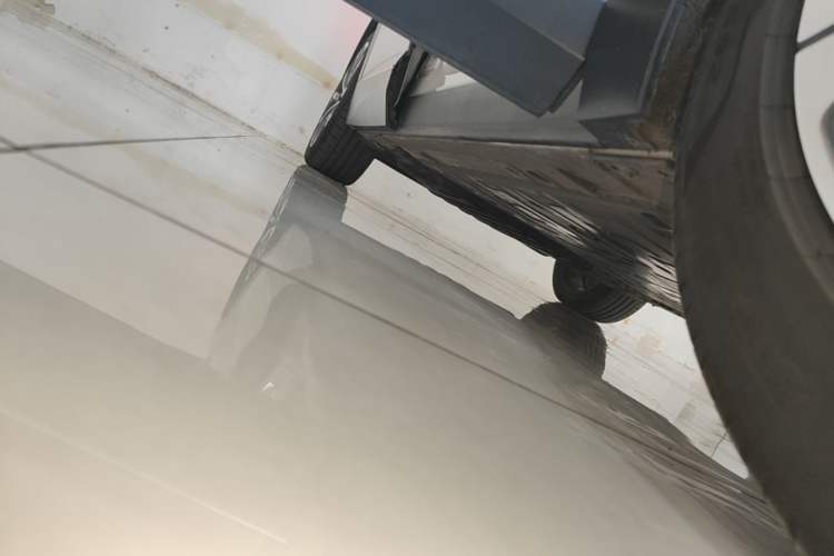 Used Nio EC7 2024 75 kWh Right Side Sill