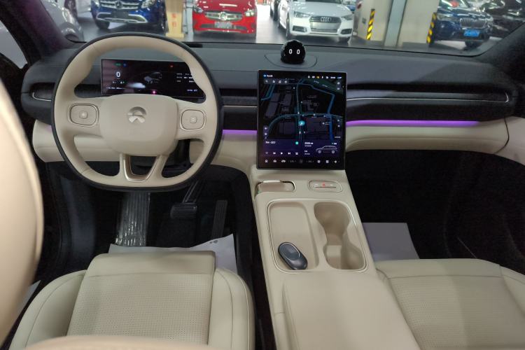 Used Nio ES6 2023 75 kWh Center Console