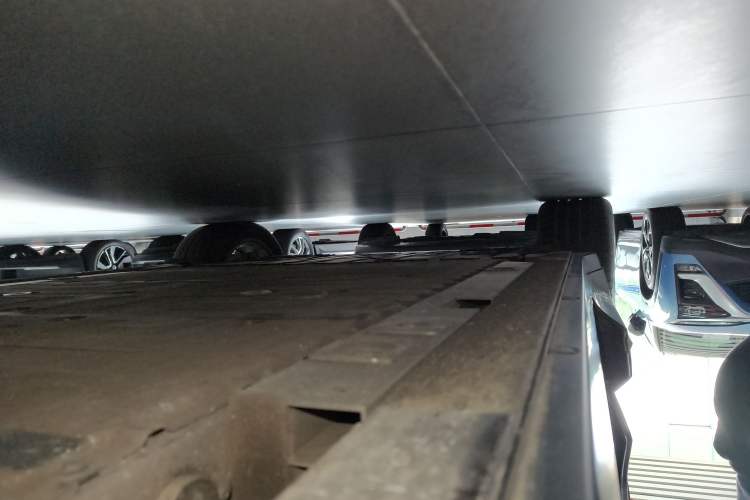 Used Nio ES6 2023 75 kWh Right Side Sill