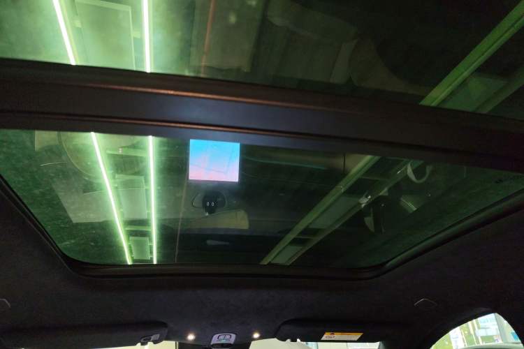Used Nio ES6 2023 75 kWh Headliner