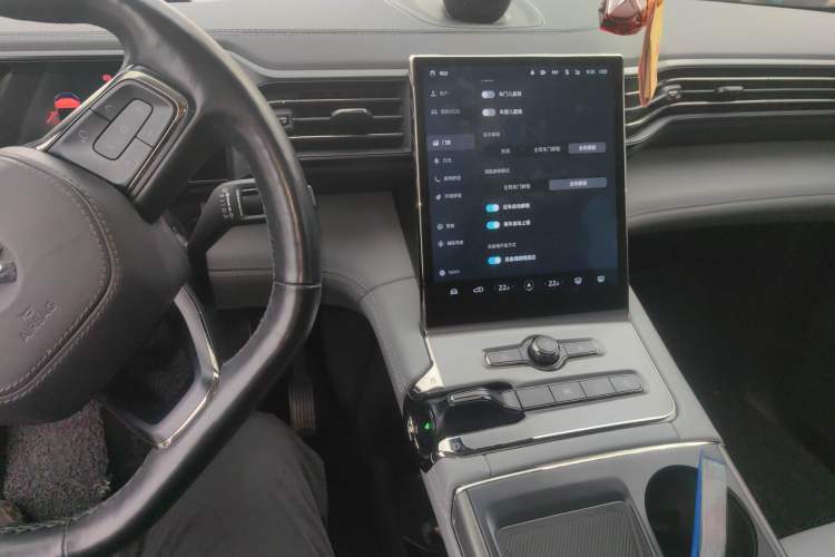 Used Nio ES6 2019 420 km Sport Version Audio And AC Panel