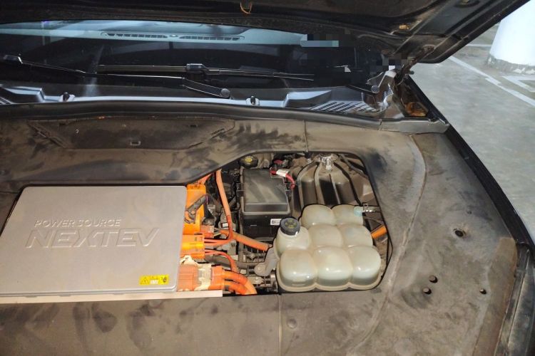 Used Nio ES6 2019 420 km Sport Version Engine Bay Left