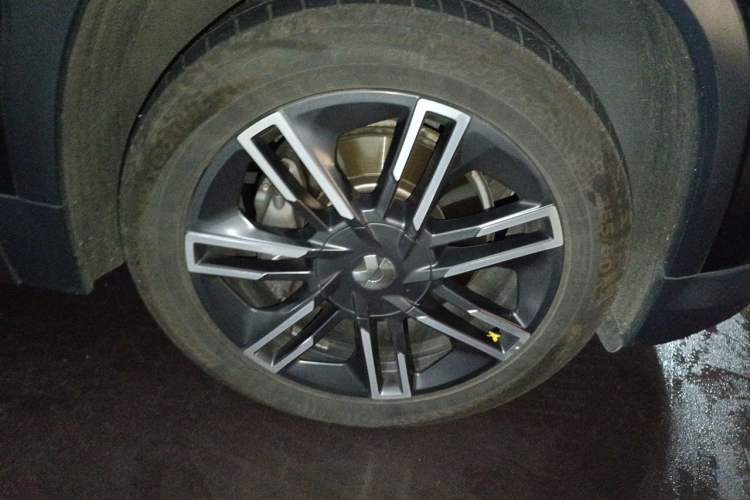 Used Nio ES6 2019 430 km Performance Version Right Front Wheel Hub