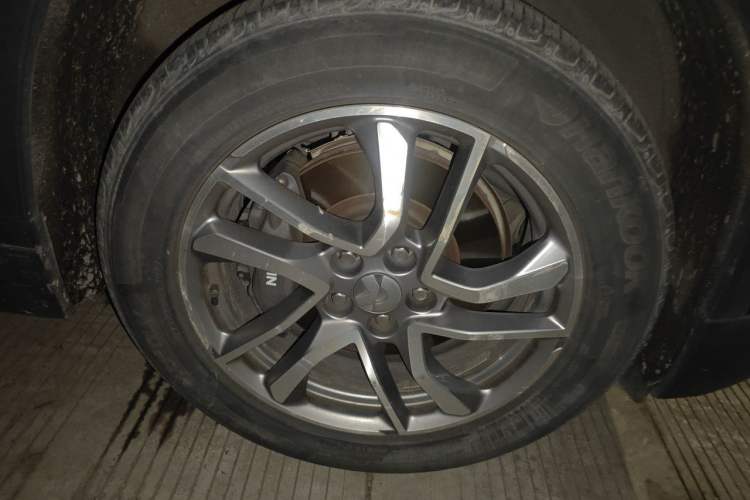 Used Nio ES6 2019 430 km Performance Version Right Front Wheel Hub
