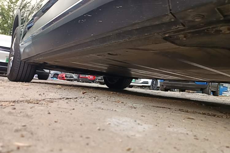Used Nio ES6 2019 420 km Sport Version Right Side Sill