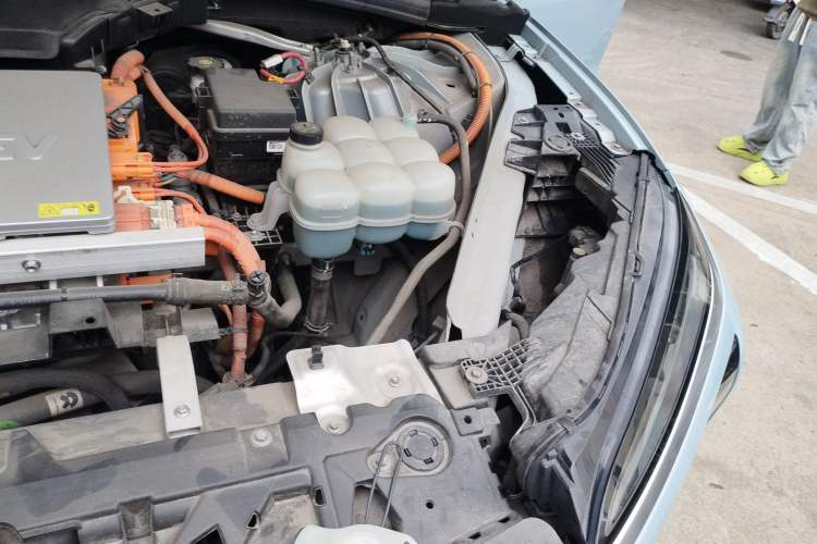 Used Nio ES6 2019 420 km Sport Version Engine Bay Left