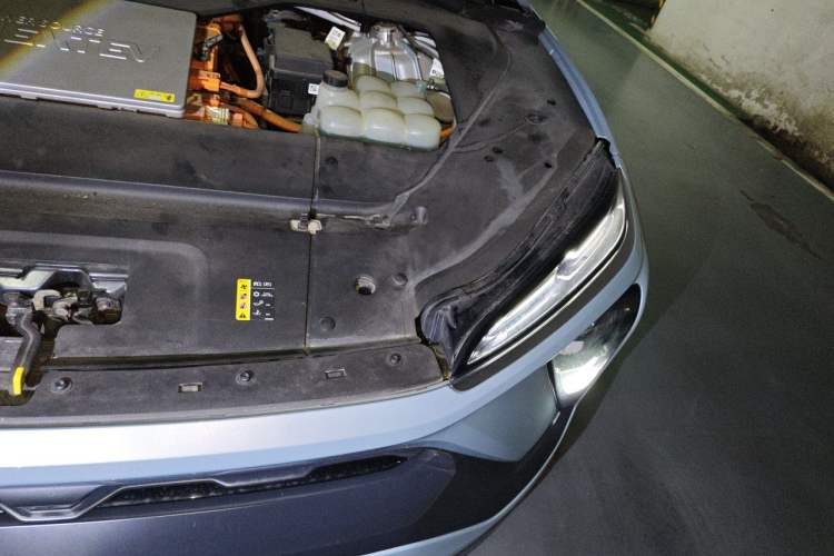 Used Nio ES6 2019 430KM First-Edition Commemorative Version Engine Bay Left