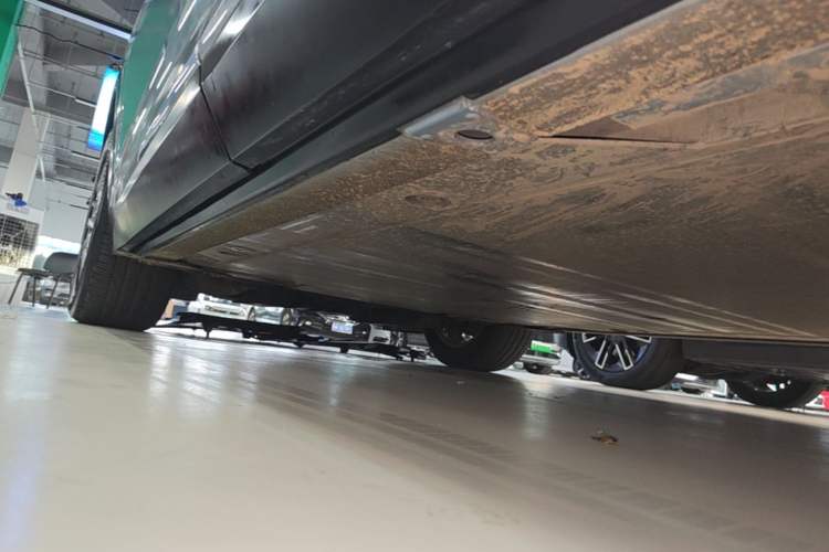 Used Nio ES6 2019 510 km Performance Version Left Side Sill