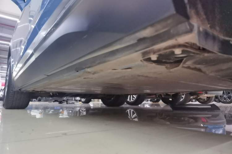 Used Nio ES6 2019 420 km Sport Version Left Side Sill