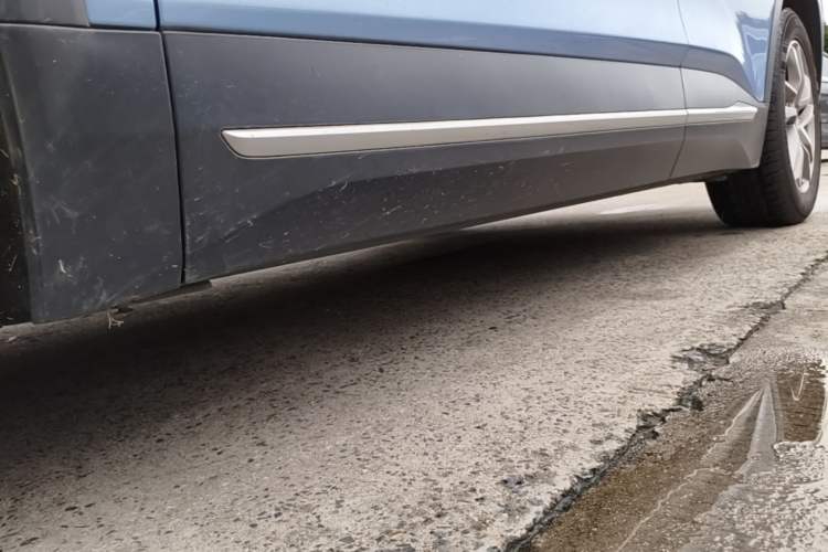 Used Nio ES6 2019 430 km Performance Version Left Side Sill