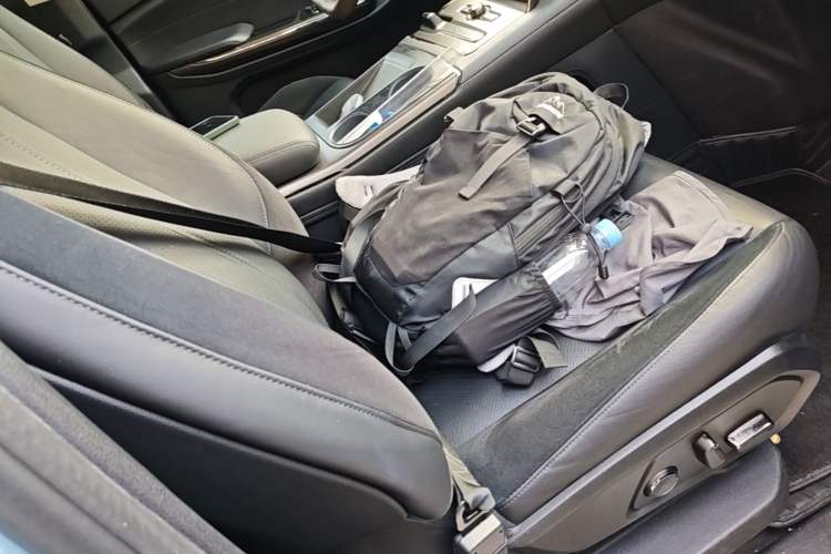 Used Nio ES6 2019 430 km Performance Version Right Front Seat