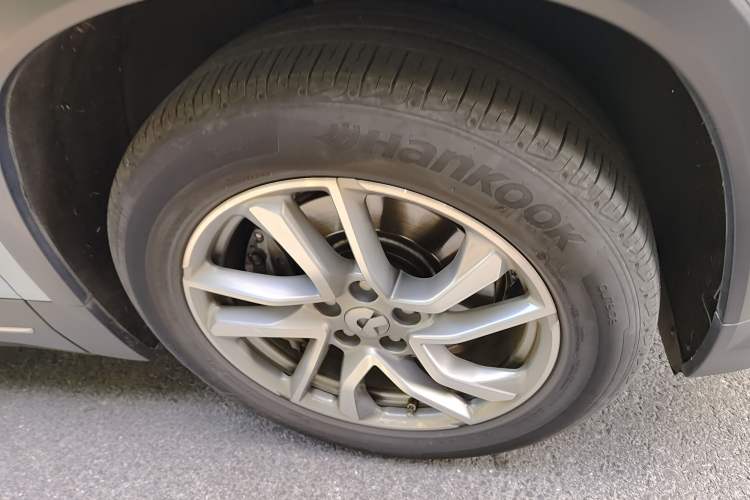 Used Nio ES6 2019 420 km Sport Version Right Front Wheel Hub