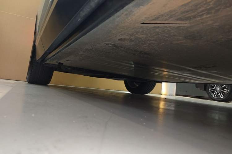 Used Nio ES6 2019 510 km Performance Version Right Side Sill