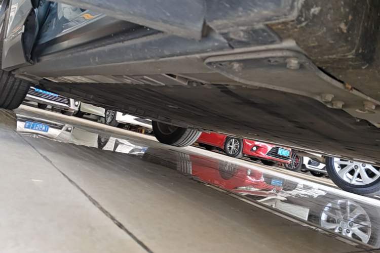 Used Nio ES6 2019 420 km Sport Version Right Side Sill