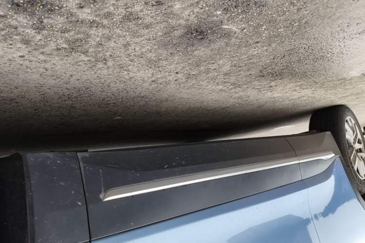Used Nio ES6 2019 430 km Performance Version Right Side Sill