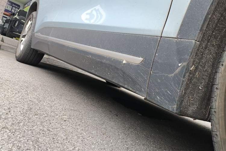Used Nio ES6 2019 420 km Sport Version Right Side Sill