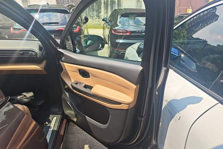 Used Nio ES6 2019 430KM First-Edition Commemorative Version Right Front Door Interior