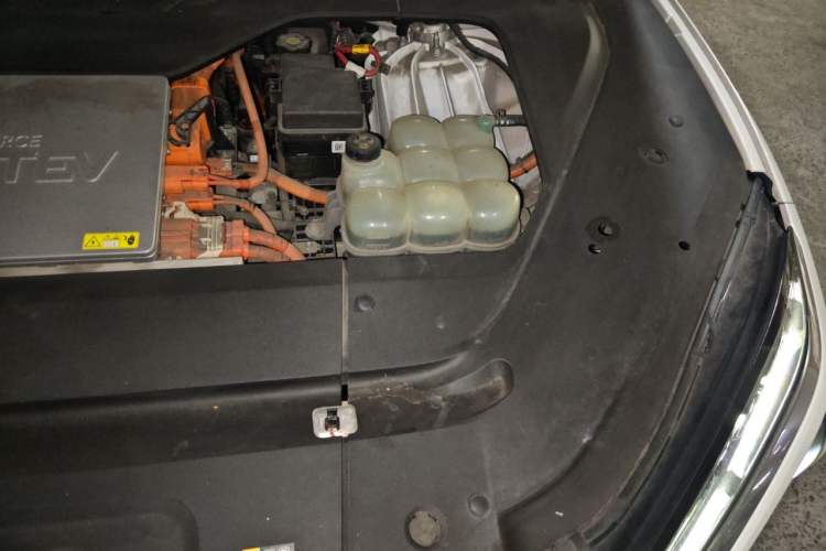 Used Nio ES6 2019 430 km Performance Version Engine Bay Left