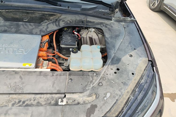 Used Nio ES6 2019 430 km Performance Version Engine Bay Left