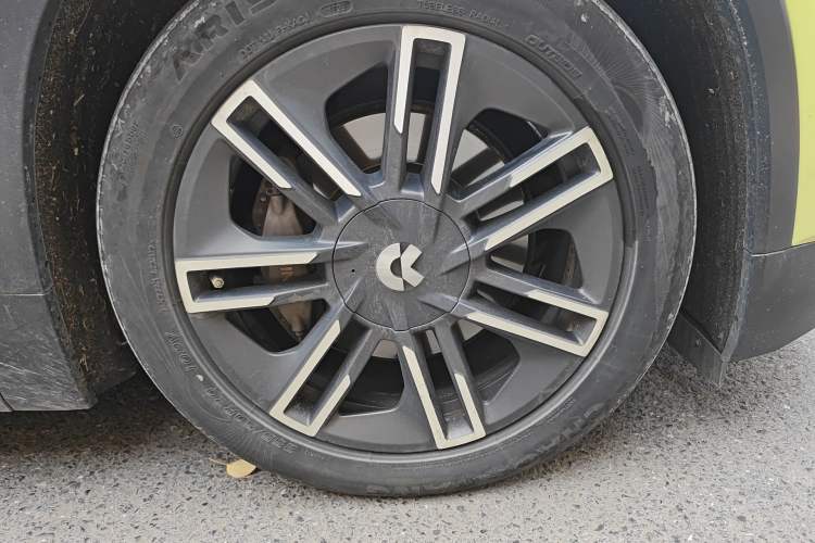 Used Nio ES6 2019 430 km Performance Version Right Front Wheel Hub