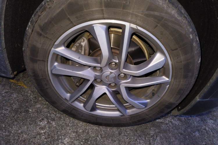 Used Nio ES6 2019 430 km Performance Version Right Front Wheel Hub